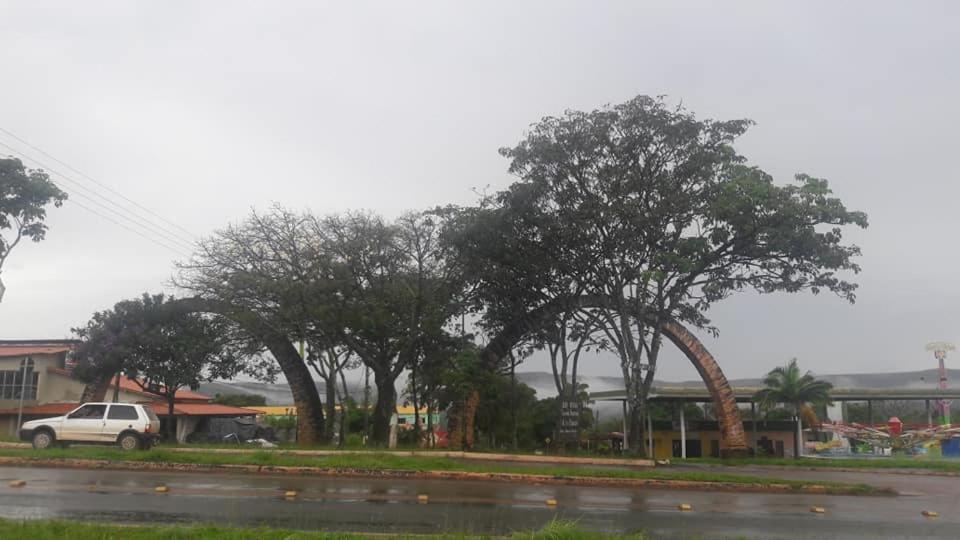 Flat Da Pousada Avalon Alto Paraíso de Goiás エクステリア 写真