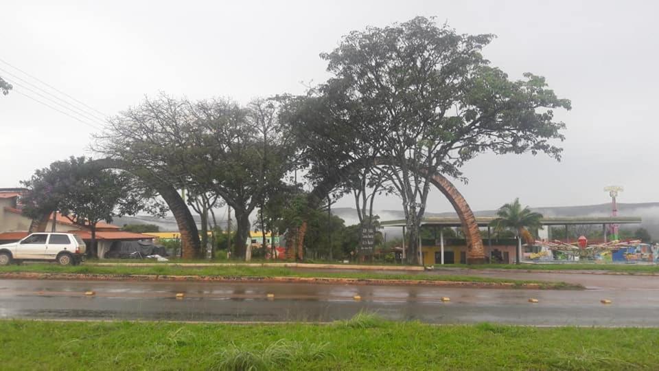 Flat Da Pousada Avalon Alto Paraíso de Goiás エクステリア 写真